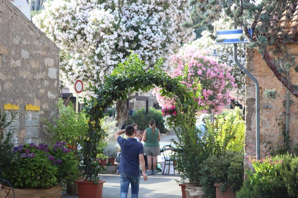 La Porta Sulla Costa Bed & Breakfast San Pantaleo Ngoại thất bức ảnh